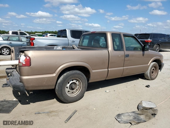 2003 Chevrolet S-10 LS with VIN 1GCCS19X038180860, listed as a Copart auction lot 53040135 with 285,083 mi miles and Salvage Title. Bid and sale history available at carsss.com. Image 3.