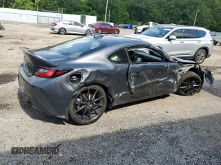 2024 Toyota GR86 Premium with VIN JF1ZNBE16R8752988, listed as a Copart auction lot 63152334 with 2,233 mi miles and Salvage Title. Bid and sale history available at carsss.com. Image 3.