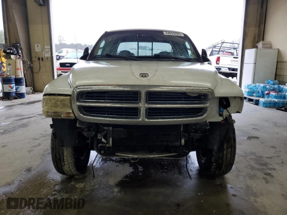 2002 Dodge Dakota SLT with VIN 1B7HG48N32S502224, listed as a Copart auction lot 44033265 with 261,381 mi miles and Salvage Title. Bid and sale history available at carsss.com. Image 5.