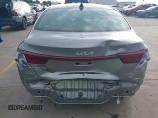 2024 Kia Forte LXS z VIN 3KPF24AD6RE836512, wystawiony jako IAAI lot #42166367 z przebiegiem 3 352 mil mil oraz . Historia ofert i sprzedaży dostępna na DreamBid. Obrazek 17.