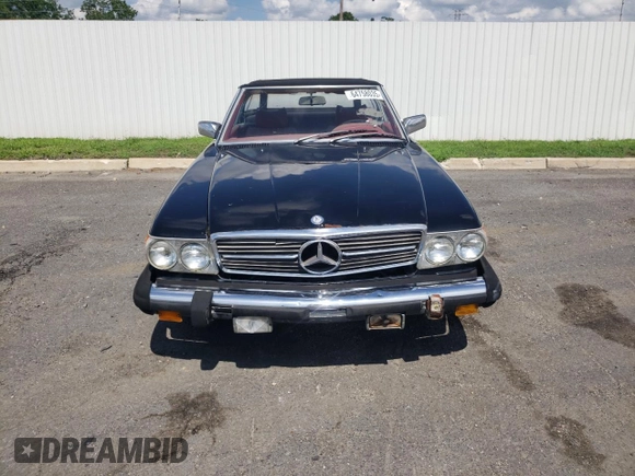 1979 Mercedes-Benz SL with VIN 10704412052292, listed as a Copart auction lot 64758035 with 146,896 mi miles and Clean title. Bid and sale history available at DreamBid. Image 5.