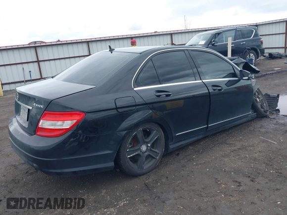 2011 Mercedes-Benz C 300 Sport z VIN WDDGF8BB8BR166099, wystawiony jako IAAI lot #41871096 z przebiegiem 171 749 mil mil oraz . Historia ofert i sprzedaży dostępna na DreamBid. Obrazek 4.