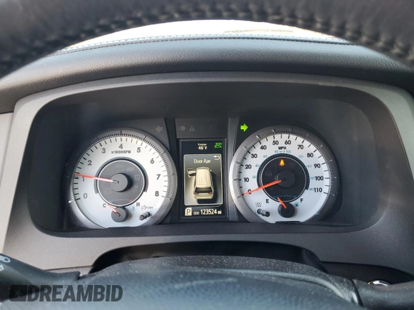2018 Toyota Sienna SE with VIN 5TDXZ3DC6JS934883, listed as a Copart auction lot 47573264 with 123,524 mi miles and Salvage title. Bid and sale history available at DreamBid. Image 9.