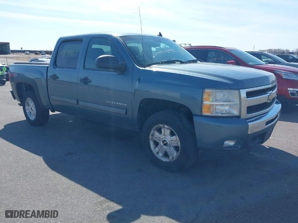 2011 Chevrolet Silverado 1500 LT with VIN 3GCPKSE39BG139243, listed as a IAAI auction lot 41894887 with 245,958 mi miles. Bid and sale history available at carsss.com. Image 1.