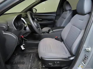 2024 Hyundai Santa Cruz SEL z VIN 5NTJB4DE3RH116032, wystawiony jako Copart lot #59050105 z przebiegiem 4 441 mil mil oraz Szkoda całkowita • Salvage title. Historia ofert i sprzedaży dostępna na DreamBid. Obrazek 9.