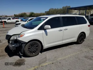 2016 Toyota Sienna XLE with VIN 5TDYK3DC9GS713361, listed as a Copart auction lot 61362865 with 135,267 mi miles and Salvage title. Bid and sale history available at DreamBid. Image 1.