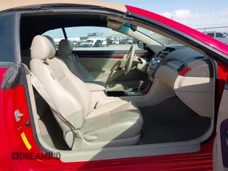 2005 Toyota Solara SE z VIN 4T1FA38P15U062271, wystawiony jako IAAI lot #42556660 z przebiegiem 159 070 mil mil oraz . Historia ofert i sprzedaży dostępna na DreamBid. Obrazek 5.