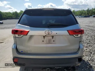 2018 Toyota Highlander LE with VIN 5TDBZRFH0JS809397, listed as a Copart auction lot 61502315 with 131,864 mi miles and Salvage title. Bid and sale history available at DreamBid. Image 6.