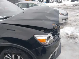 2018 Mitsubishi Outlander SEL z VIN JA4AR4AW3JU003581, wystawiony jako IAAI lot #41649517 z przebiegiem 133 160 mil mil oraz . Historia ofert i sprzedaży dostępna na DreamBid. Obrazek 18.