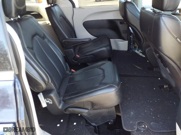 2020 Chrysler Voyager LXI with VIN 2C4RC1DG9LR148279, listed as a IAAI auction lot 41764593 with NaN miles. Bid and sale history available at carsss.com. Image 8.