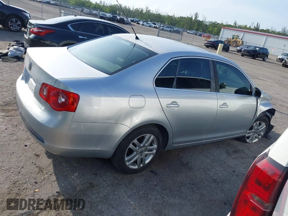 2007 Volkswagen Jetta Wolfsburg Edition с VIN 3VWEF71K67M081314, выставлен на аукционе IAAI как лот 42366194 с пробегом 129 126 миль миль и . История ставок и продаж доступна на DreamBid. Изображение 14.