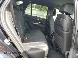 2023 BMW X5 xDrive45e z VIN 5UXTA6C01P9R61137, wystawiony jako Copart lot #56458155 z przebiegiem 27 501 mil mil oraz Szkoda całkowita • Salvage title. Historia ofert i sprzedaży dostępna na DreamBid. Obrazek 11.