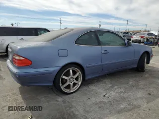 2000 Mercedes-Benz CLK 320/430 z VIN WDBLJ65G4YF149361, wystawiony jako Copart lot #46554435 z przebiegiem 97 779 mil mil oraz Czysty tytuł • Clean title. Historia ofert i sprzedaży dostępna na DreamBid. Obrazek 3.