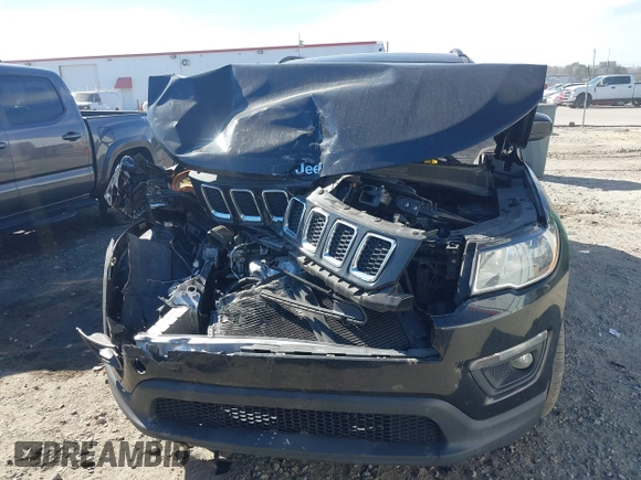 2018 Jeep Compass Latitude with VIN 3C4NJCBB3JT462706, listed as a IAAI auction lot 41680742 with 89,105 mi miles. Bid and sale history available at carsss.com. Image 12.