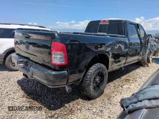 2024 Ram 2500 Tradesman z VIN 3C6UR5HLXRG209409, wystawiony jako Copart lot #58694365 z przebiegiem 28 761 mil mil oraz Szkoda całkowita • Salvage title. Historia ofert i sprzedaży dostępna na DreamBid. Obrazek 3.