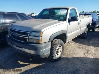 2007 Chevrolet Silverado 2500HD Classic Work Truck with VIN 1GCHK24U27E188393, listed as a IAAI auction lot 41735710 with 121,649 mi miles. Bid and sale history available at carsss.com. Image 18.