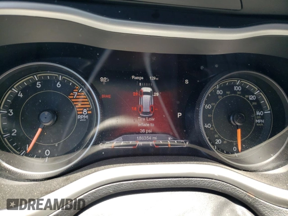 2016 Jeep Cherokee Trailhawk with VIN 1C4PJMBS0GW142339, listed as a Copart auction lot 43846075 with 186,354 mi miles and Clean title. Bid and sale history available at DreamBid. Image 9.