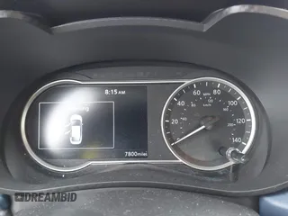 2025 Nissan Versa SV z VIN 3N1CN8EV5SL818284, wystawiony jako IAAI lot #42374797 z przebiegiem 7 800 mil mil oraz . Historia ofert i sprzedaży dostępna na DreamBid. Obrazek 7.