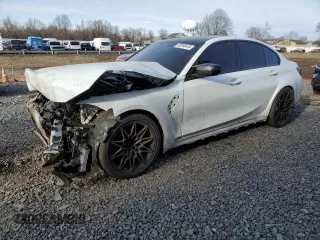 2024 BMW M3 Competition xDrive z VIN WBS43AY05RFT23854, wystawiony jako Copart lot #45918415 z przebiegiem Nie podano mil oraz Szkody całkowita. Historia ofert i sprzedaży dostępna na DreamBid. Obrazek 1.