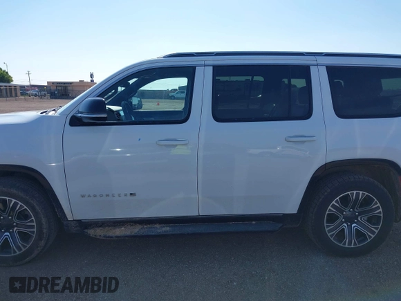 2024 Jeep Wagoneer Series II with VIN 1C4SJUBP2RS137837, listed as a IAAI auction lot 42495526 with 40,019 mi miles and . Bid and sale history available at DreamBid. Image 14.