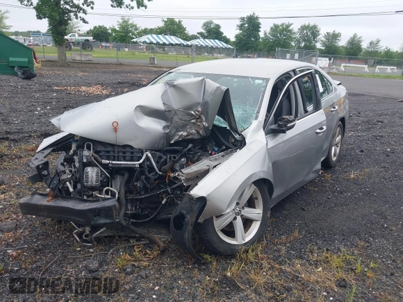 2013 Volkswagen Passat SE with VIN 1VWBP7A33DC041410, listed as a IAAI auction lot 42427033 with Not provided miles and . Bid and sale history available at DreamBid. Image 2.