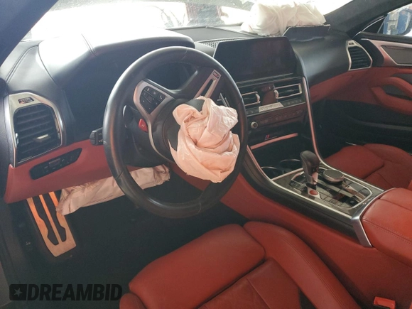2022 BMW M8 Competition z VIN WBSAE0C00NCH03231, wystawiony jako Copart lot #89316515 z przebiegiem Nie podano mil oraz Nie do naprawy • Non repairable. Historia ofert i sprzedaży dostępna na DreamBid. Obrazek 8.