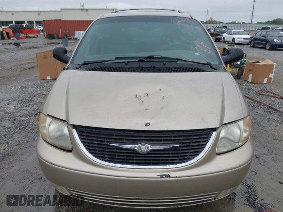 2002 Chrysler Town & Country Limited with VIN 2C8GP64L22R668133, listed as a IAAI auction lot 41941464 with 203,319 mi miles. Bid and sale history available at carsss.com. Image 6.