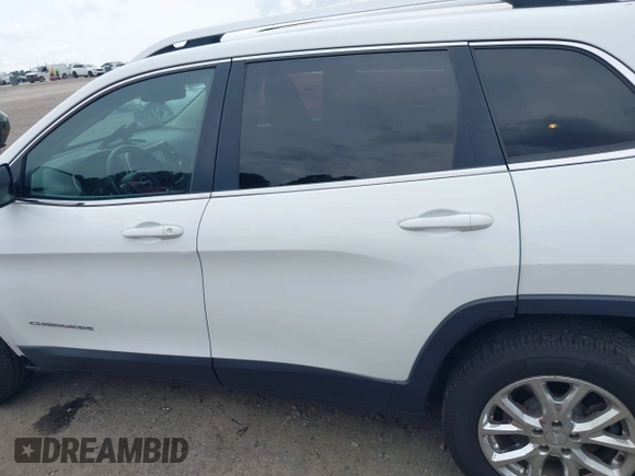 2016 Jeep Cherokee Latitude z VIN 1C4PJMCB3GW237461, wystawiony jako IAAI lot #42495278 z przebiegiem 102 417 mil mil oraz . Historia ofert i sprzedaży dostępna na DreamBid. Obrazek 15.