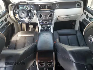 2020 Rolls-Royce Cullinan z VIN SLATV4C00LU202245, wystawiony jako Copart lot #53094575 z przebiegiem 30 809 mil mil oraz Szkody całkowita. Historia ofert i sprzedaży dostępna na DreamBid. Obrazek 8.