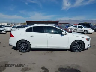 2017 Volvo S60 Dynamic with VIN YV126MFL0H2433845, listed as a IAAI auction lot 41522216 with 76,166 mi miles. Bid and sale history available at carsss.com. Image 13.