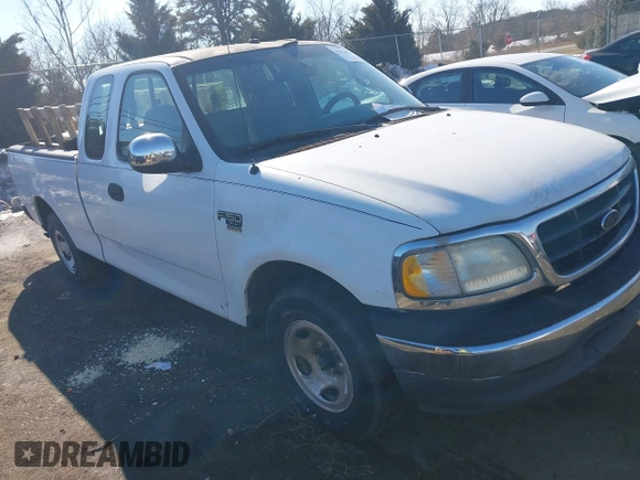 2000 Ford F-150 z VIN 2FTPX17L7YCA51774, wystawiony jako IAAI lot #41426958 z przebiegiem 421 412 mil mil oraz . Historia ofert i sprzedaży dostępna na DreamBid. Obrazek 1.