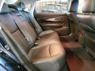 2018 Infiniti Q70 Luxe z VIN JN1BY1PP8JM330329, wystawiony jako Copart lot #57878215 z przebiegiem 126 125 mil mil oraz Nie do naprawy. Historia ofert i sprzedaży dostępna na DreamBid. Obrazek 10.