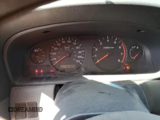 2001 Nissan Frontier XE z VIN 1N6DD21S81C378016, wystawiony jako Copart lot #53860265 z przebiegiem 121 524 mil mil oraz Czysty tytuł • Clean title. Historia ofert i sprzedaży dostępna na DreamBid. Obrazek 9.
