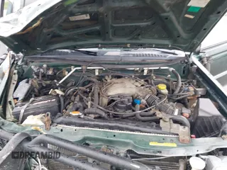2001 Nissan Xterra XE z VIN 5N1ED28Y51C571544, wystawiony jako IAAI lot #42369137 z przebiegiem 202 908 mil mil oraz . Historia ofert i sprzedaży dostępna na DreamBid. Obrazek 10.