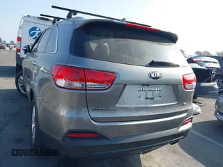 2017 Kia Sorento LX with VIN 5XYPG4A38HG206473, listed as a IAAI auction lot 41135610 with 114,810 mi miles. Bid and sale history available at carsss.com. Image 3.