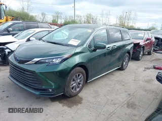 2025 Toyota Sienna XLE z VIN 5TDJSKFC5SS166414, wystawiony jako IAAI lot #42105323 z przebiegiem 2 270 mil mil oraz . Historia ofert i sprzedaży dostępna na DreamBid. Obrazek 2.