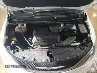 2020 Chrysler Voyager LXi z VIN 2C4RC1DG3LR164087, wystawiony jako Copart lot #51525025 z przebiegiem 73 598 mil mil oraz Szkoda całkowita • Salvage title. Historia ofert i sprzedaży dostępna na DreamBid. Obrazek 11.