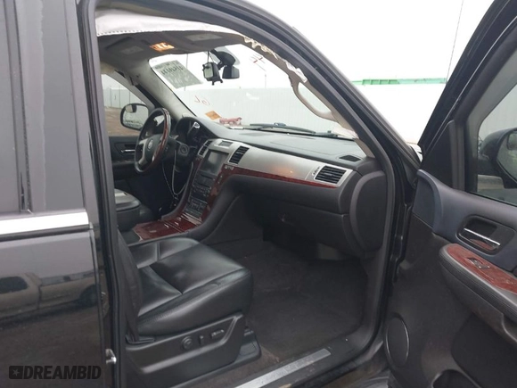2008 Cadillac Escalade EXT with VIN 3GYFK62818G298487, listed as a IAAI auction lot 41549144 with 114985 miles. Bid and sale history available at carsss.com. Image 5.