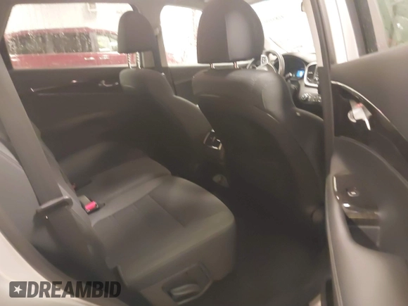 2019 Kia Sorento L z VIN 5XYPG4A3XKG575729, wystawiony jako IAAI lot #41851001 z przebiegiem 105 272 mil mil oraz . Historia ofert i sprzedaży dostępna na DreamBid. Obrazek 8.