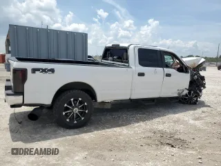 2017 Ford F-250 Lariat with VIN 1FT7W2BT6HEE28377, listed as a Copart auction lot 63569015 with 191,057 mi miles and Salvage title. Bid and sale history available at DreamBid. Image 3.