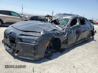 2024 BMW 7 Series 760i xDrive z VIN WBA33EJ04RCR14387, wystawiony jako Copart lot #54199154 z przebiegiem Nie podano mil oraz Szkoda całkowita • Salvage title. Historia ofert i sprzedaży dostępna na DreamBid. Obrazek 1.