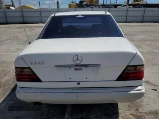 1994 Mercedes-Benz E Class with VIN WDBEA32E5RC048522, listed as a Copart auction lot 47426734 with 84,760 mi miles and Salvage Title. Bid and sale history available at carsss.com. Image 6.