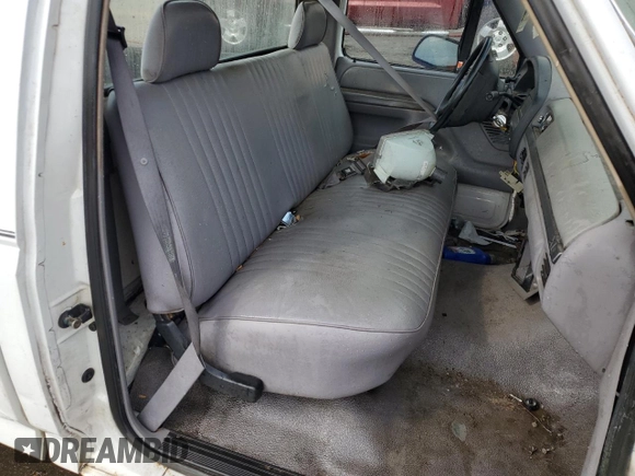 1995 Ford F-150 z VIN 1FTDF15Y6SNA77319, wystawiony jako Copart lot #51218795 z przebiegiem Nie podano mil oraz Nie do naprawy • Non repairable. Historia ofert i sprzedaży dostępna na DreamBid. Obrazek 10.