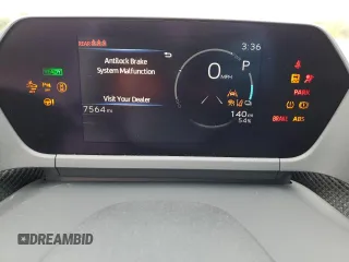 2023 Subaru Solterra Premium z VIN JTMABABA3PA004915, wystawiony jako Copart lot #72092213 z przebiegiem 7564 mil mil oraz . Historia ofert i sprzedaży dostępna na DreamBid. Obrazek 9.