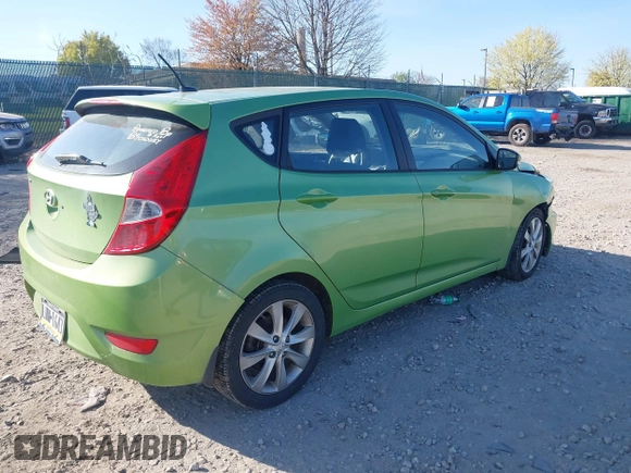 2014 Hyundai Accent SE z VIN KMHCU5AEXEU175389, wystawiony jako IAAI lot #42067176 z przebiegiem 124 741 mil mil oraz . Historia ofert i sprzedaży dostępna na DreamBid. Obrazek 4.