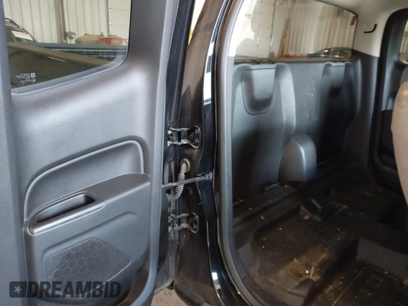 2018 Chevrolet Colorado 2WD Work Truck with VIN 1GCHSBEA8J1325520, listed as a IAAI auction lot 42254591 with 204,884 mi miles and . Bid and sale history available at DreamBid. Image 8.