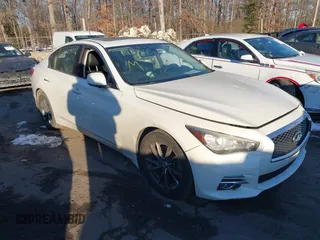 2017 Infiniti Q50 3.0t Premium with VIN JN1EV7AR1HM838526, listed as a IAAI auction lot 41249632 with 67,171 mi miles. Bid and sale history available at carsss.com. Image 1.