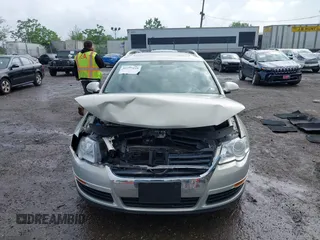 2009 Volkswagen Passat z VIN WVWXK73C69E027467, wystawiony jako IAAI lot #42277275 z przebiegiem 145 956 mil mil oraz . Historia ofert i sprzedaży dostępna na DreamBid. Obrazek 12.