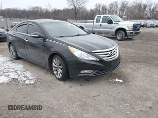 2011 Hyundai Sonata SE with VIN 5NPEC4AB8BH184498, listed as a IAAI auction lot 41299500 with 176,287 mi miles and . Bid and sale history available at carsss.com. Image 1.