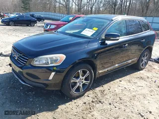 2015 Volvo XC60 T6 Drive-E Platinum with VIN YV449MDM5F2682413, listed as a IAAI auction lot 41791339 with 145,939 mi miles. Bid and sale history available at carsss.com. Image 18.